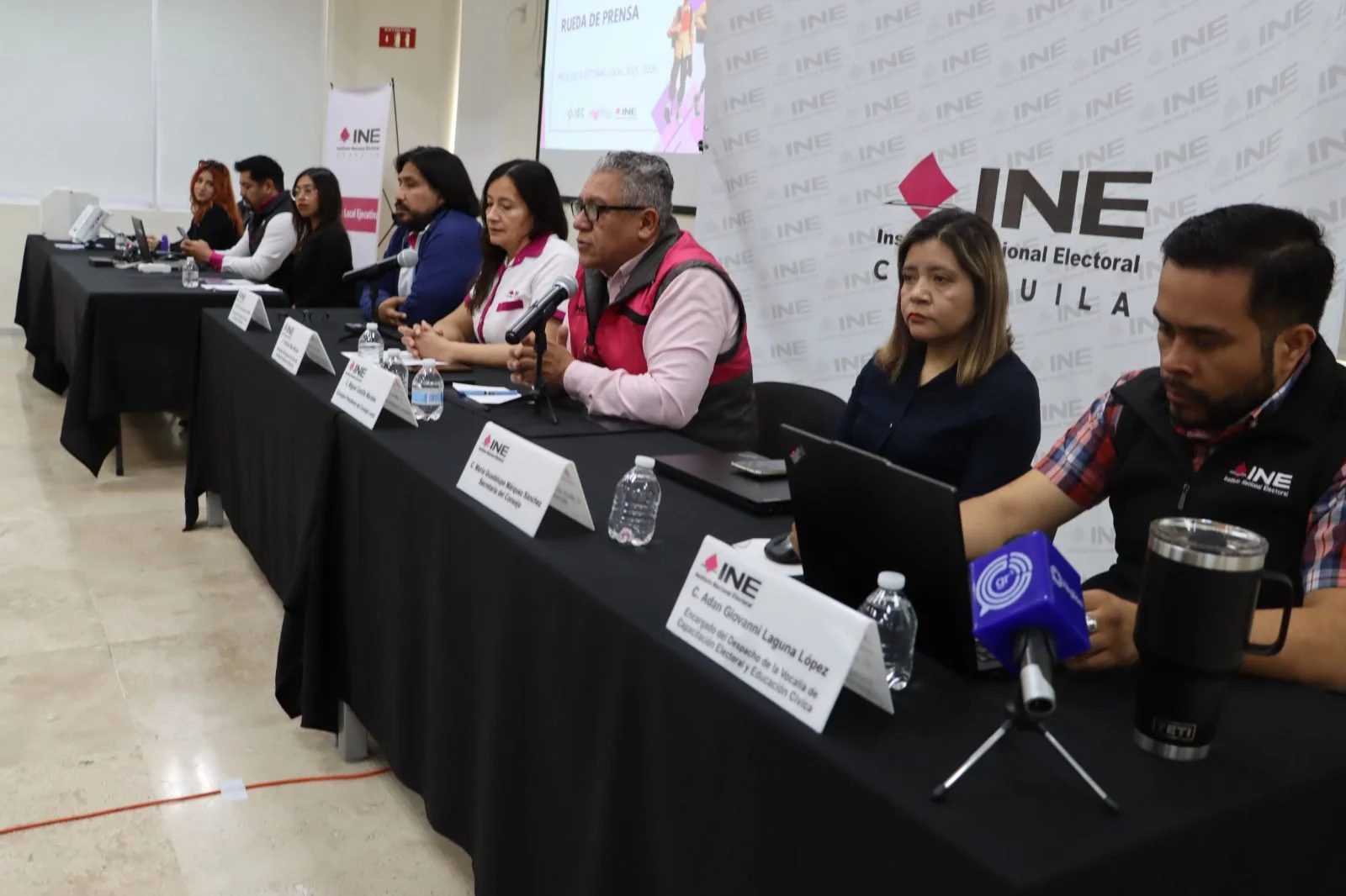 INE Coahuila urge a ciudadanos a inscribirse antes del 12 de abril al Concurso Público 2026 para integrarse profesionalmente al organismo electoral.