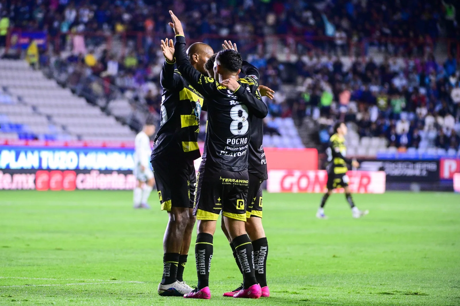 Los albiverdes se quedaron con 10 tras la expulsión de Bruno Amione