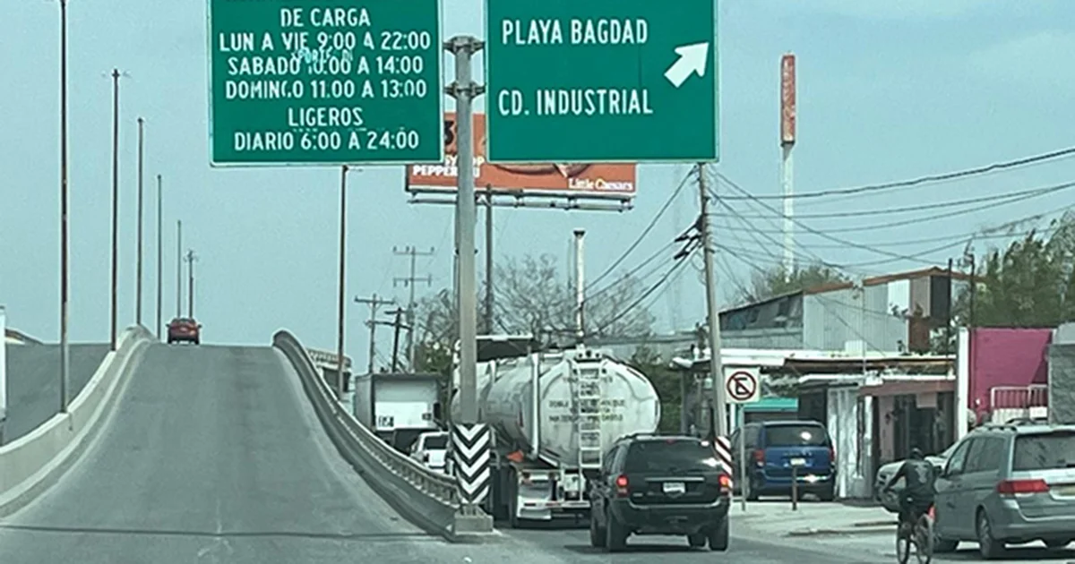 Temor a interrogatorios del ICE ha provocado escasez de choferes mexicanos transfronterizos y con ello el aumento de precios en productos