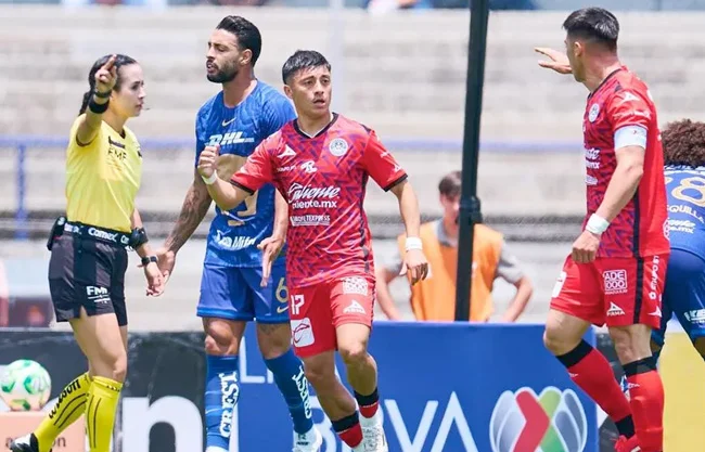 Katia Itzel García desata la polémica en el Pumas vs Mazatlán