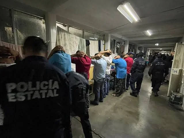Reo de 64 años fallece por infarto en CERESO de Durango. Autoridades señalan que su deceso se debió a complicaciones de salud preexistentes.