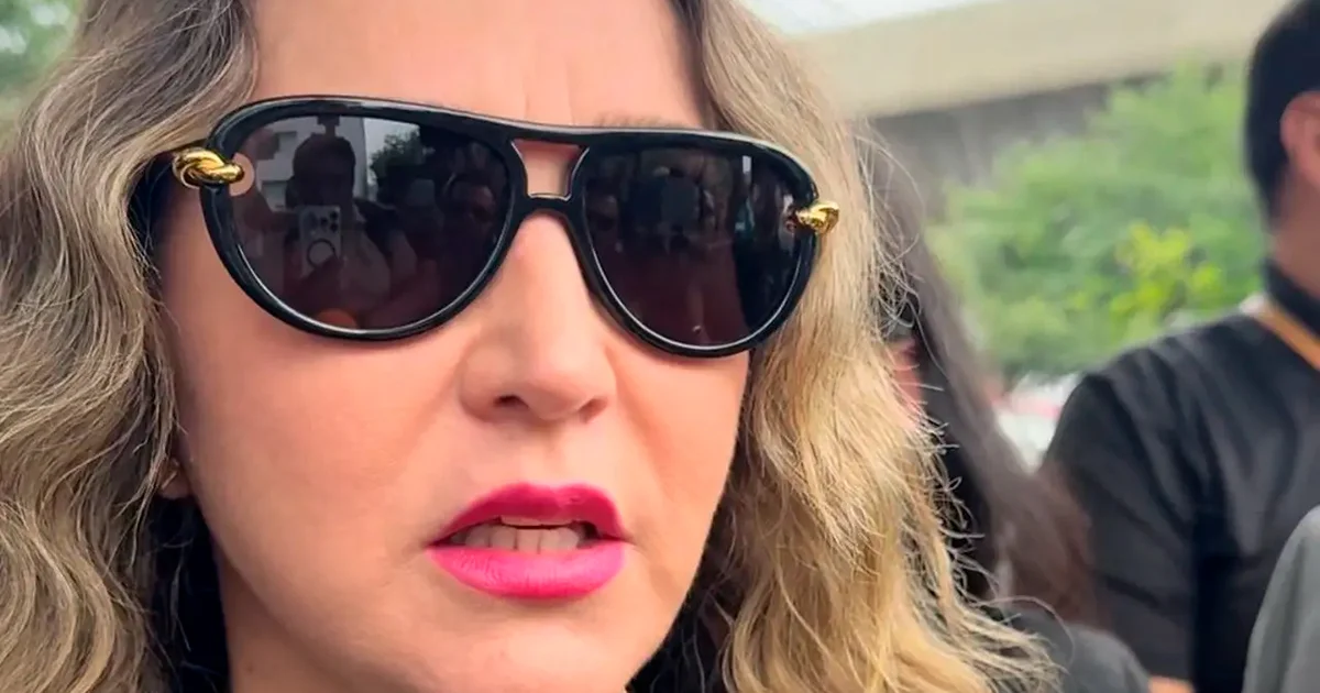 Le roban a Alicia Villarreal mochilas, computadoras y efectivo en EU
