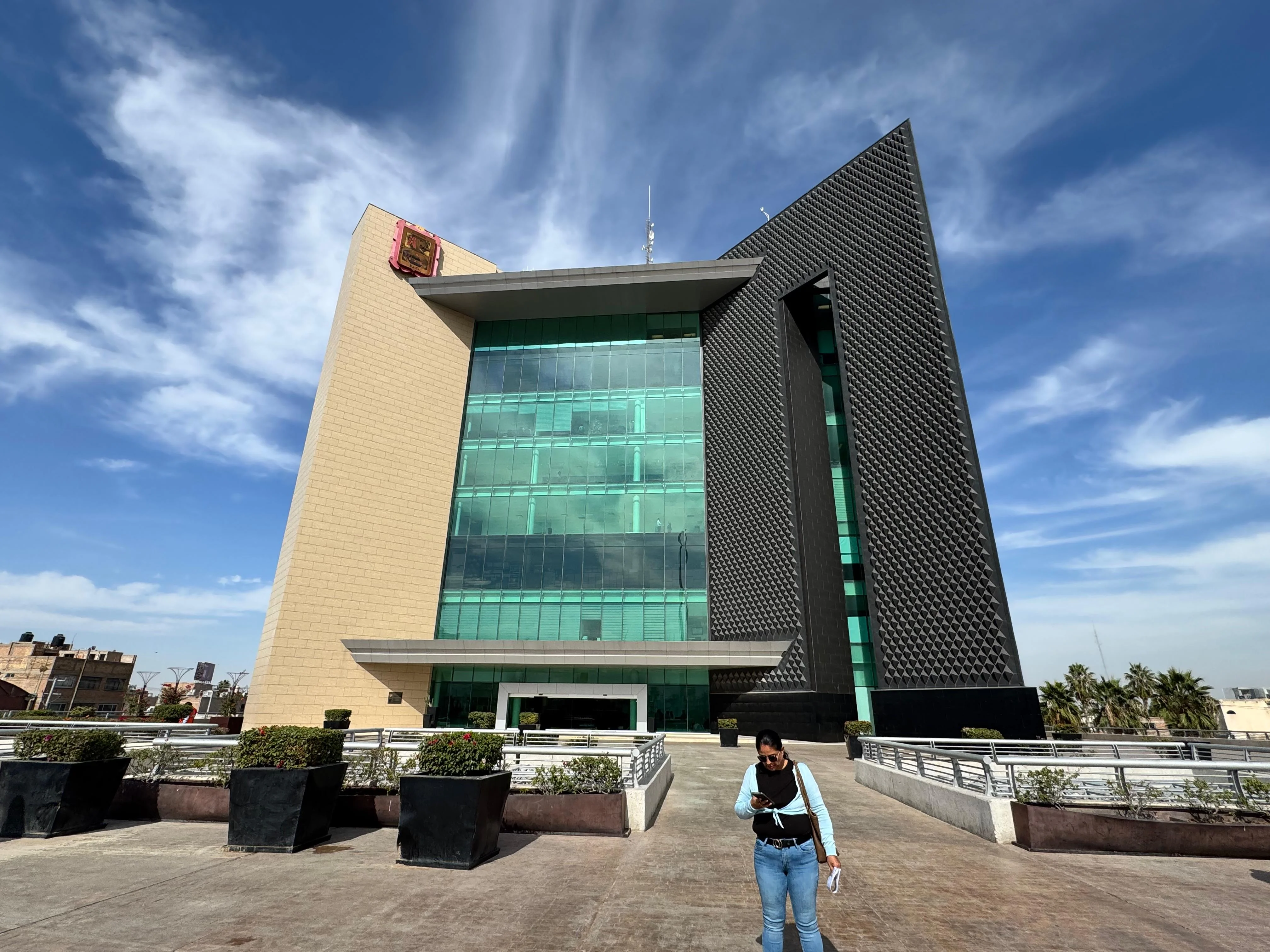 Alcalde anuncia reestructuración en áreas municipales