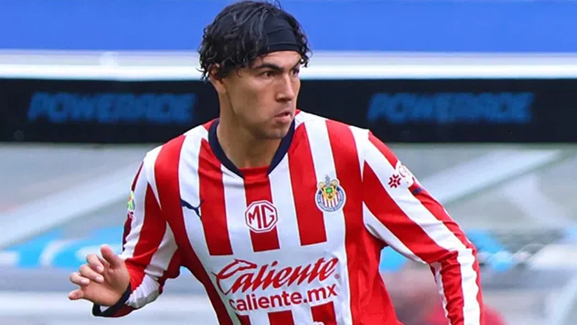 El jugador de Chivas reaparece en redes tras ser borrado del primer equipo rojiblanco