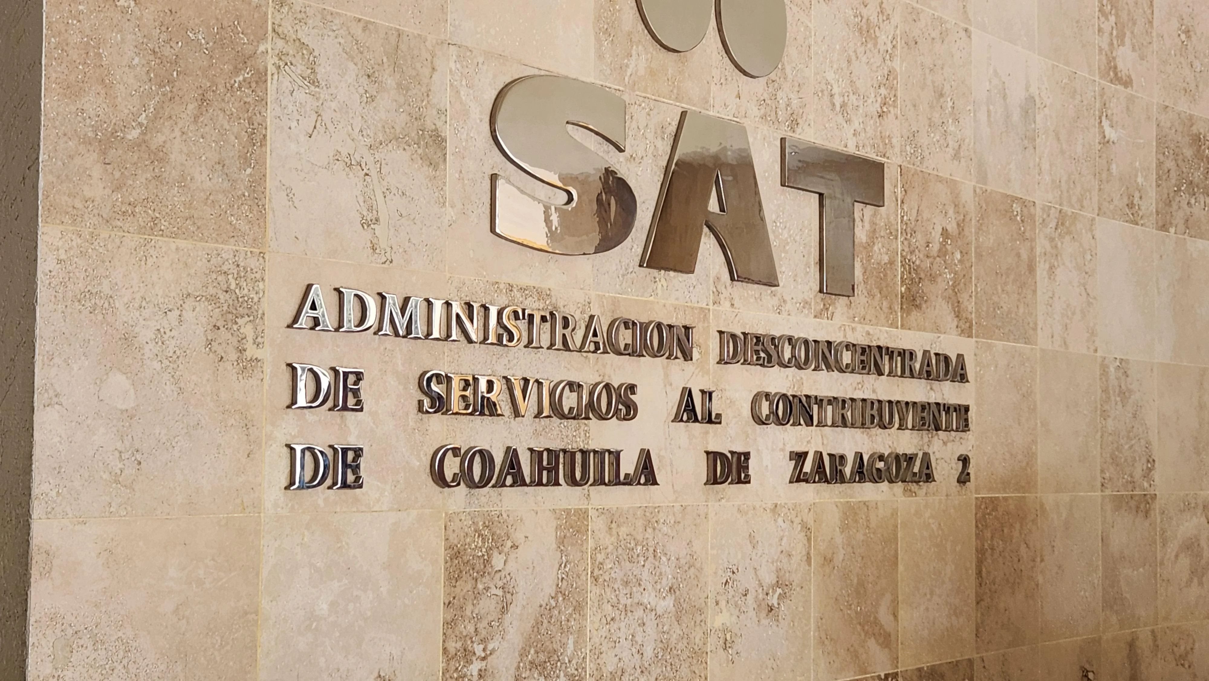 SAT alerta: plazo para dictamen fiscal 2025 vence el 15 de mayo. Empresas y personas físicas con altos ingresos deben cumplir esta obligación clave ante el fisco.