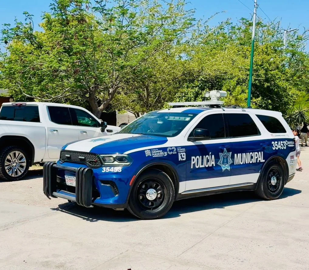 Menor es detenido tras robar a conductor de transporte público en Torreón. El hecho ocurrió en la colonia Villa Jacarandas, donde pasajeros alertaron a las autoridades.