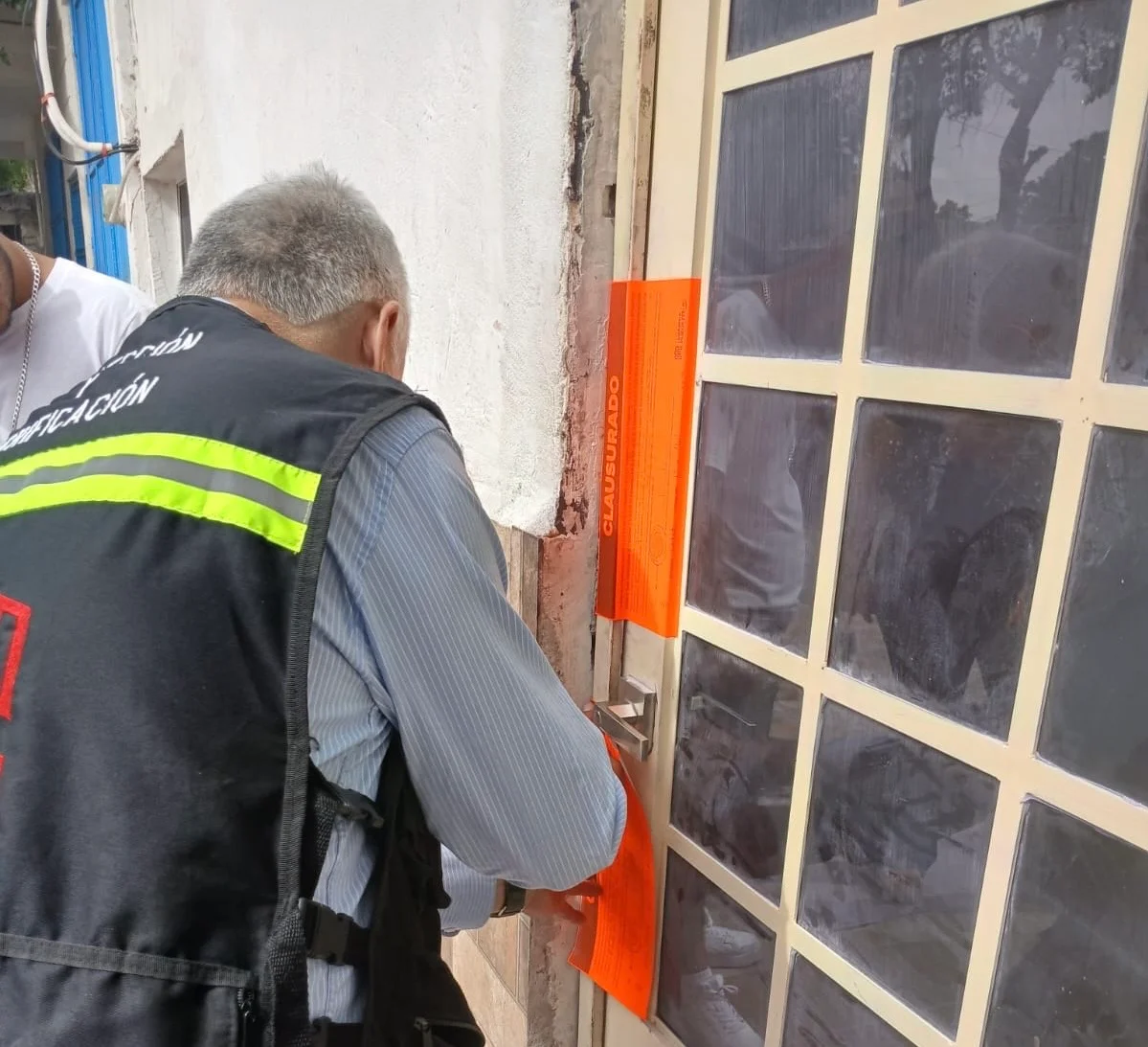 La Dirección de Inspección y Verificación llevó a cabo la clausura de un centro de rehabilitación tras detectarse diversas irregularidades, entre ellas maltrato hacia los internos.