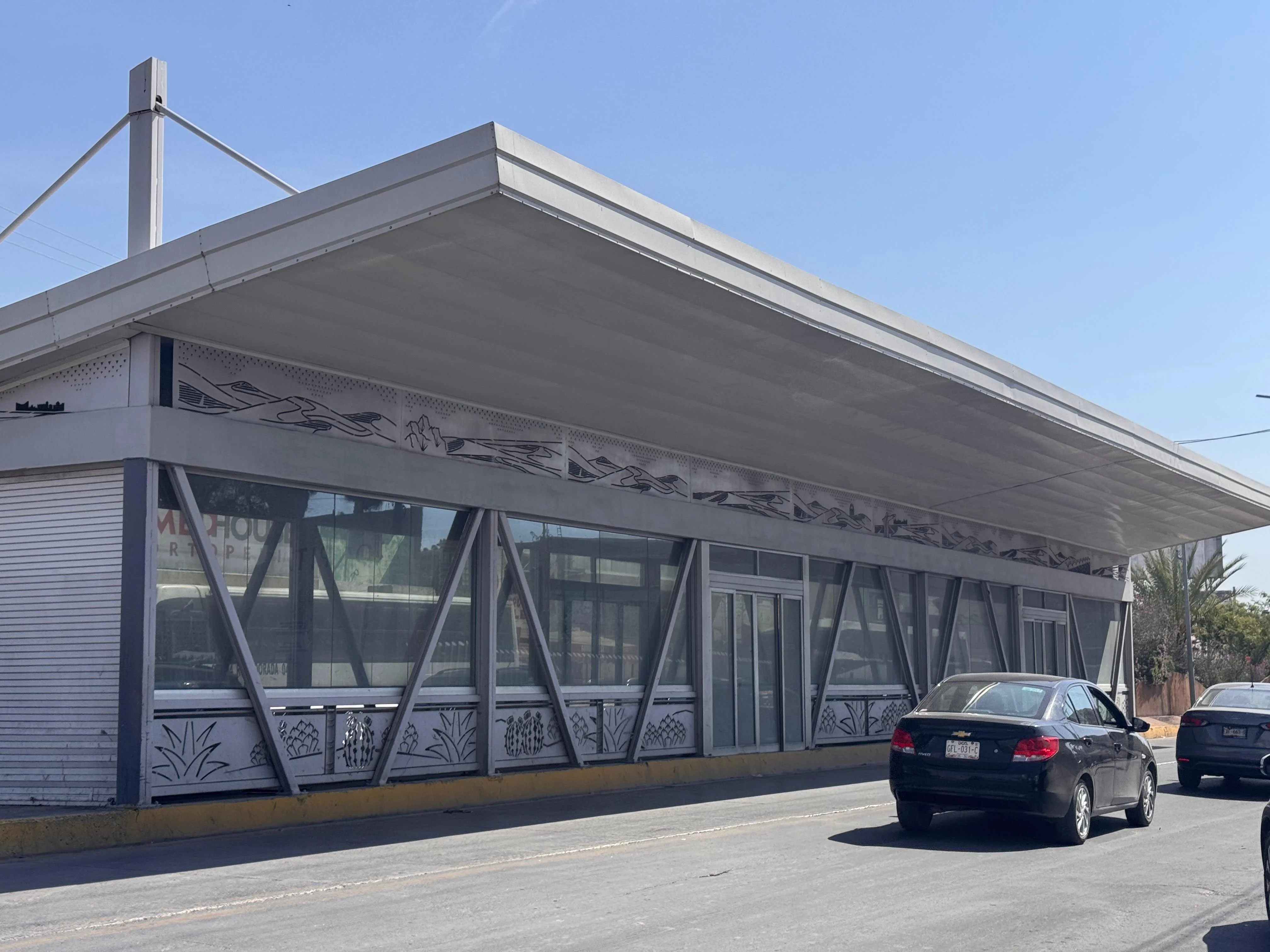 Gobierno de Coahuila y municipio trabajan en nuevo sistema de transporte para Torreón, aprovechando infraestructura del cancelado Metrobús.