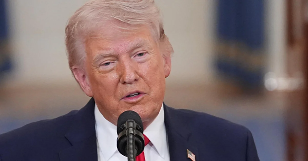 Las publicaciones de Trump llegan poco después de que el Pentágono anunciara hoy la intercepción y abordaje de un buque cisterna con crudo iraní