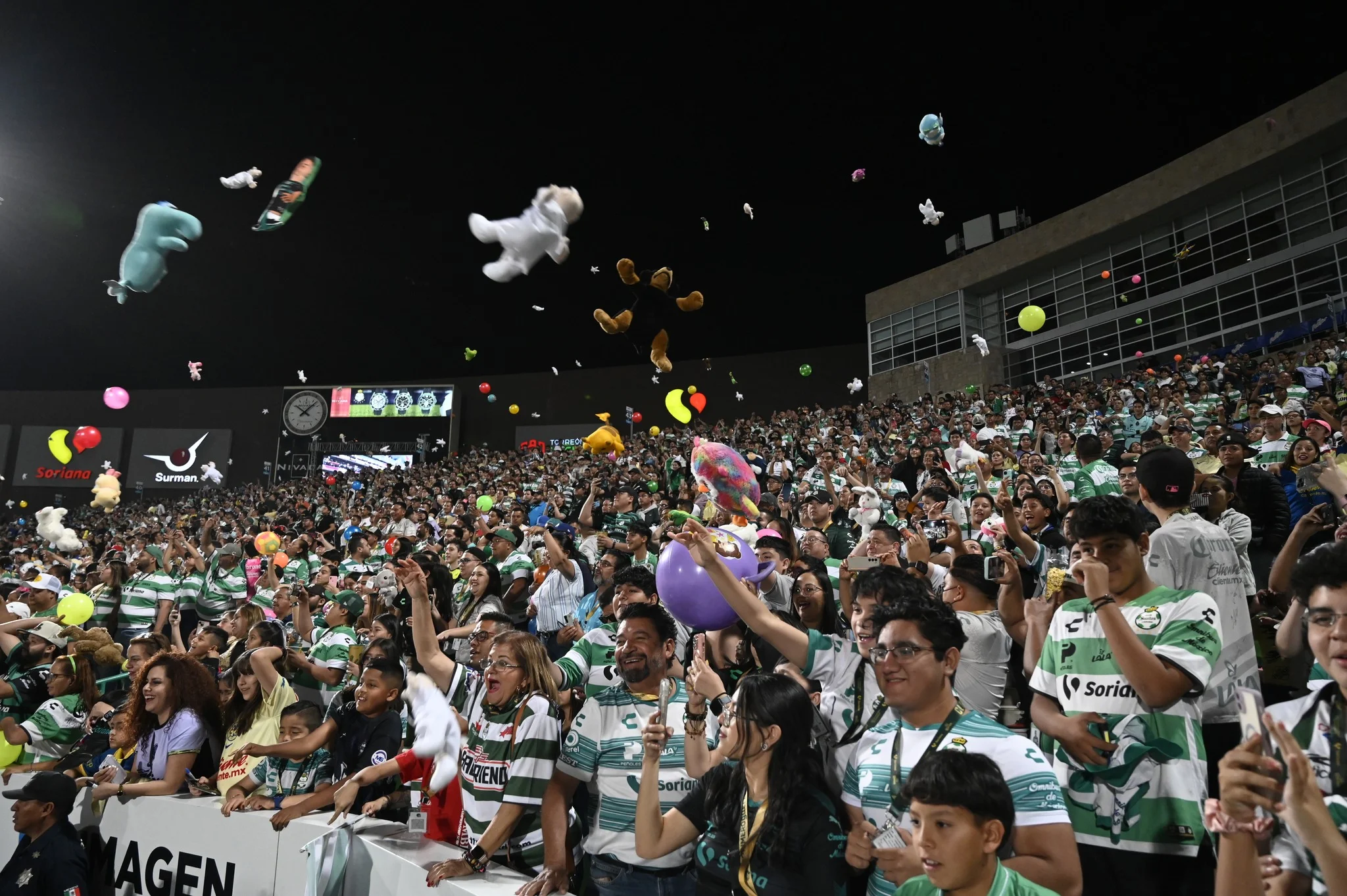 Se pronostica lluvia de peluches en el Santos vs Monterrey con el Guerretón 2026