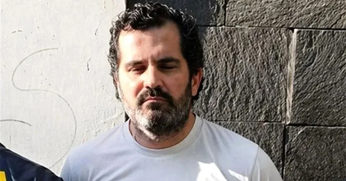 Defensa del marino Fernando Farías afirma que éste reportó red de huachicol fiscal al secretario Rafael Ojeda, vía mensajes de WhatsApp