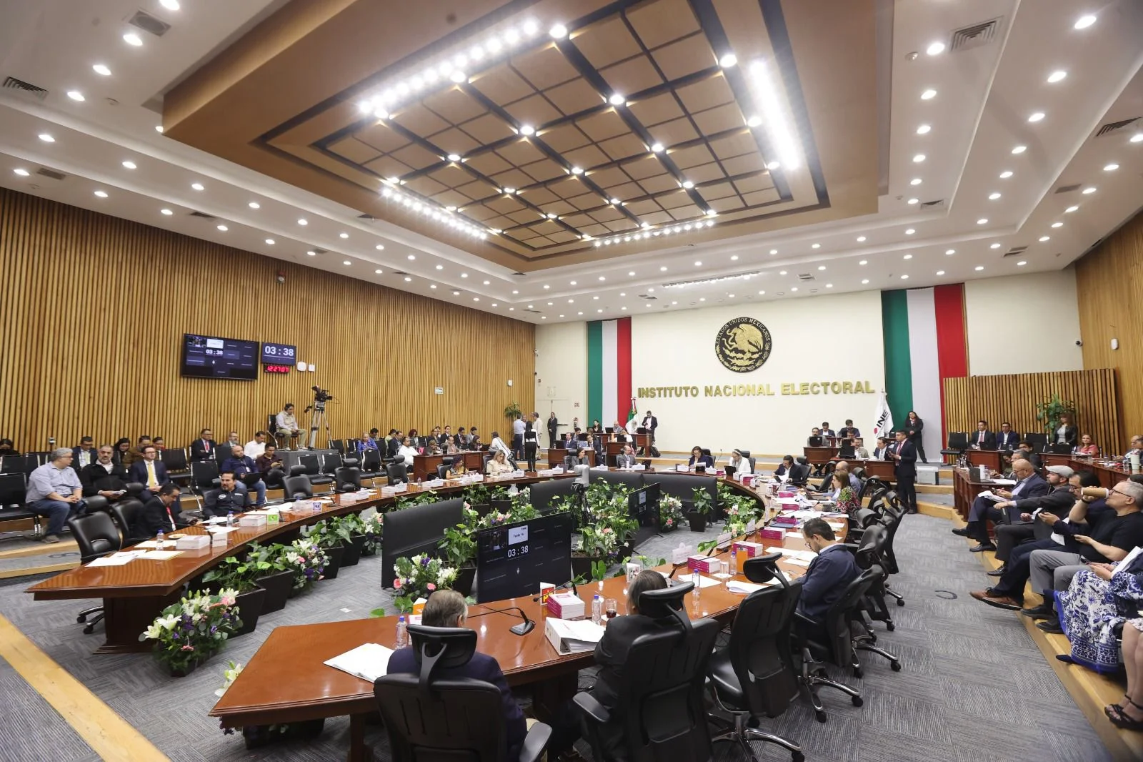 INE fiscaliza precampañas en Coahuila: 36 aspirantes a diputaciones bajo revisión para garantizar equidad y transparencia electoral.