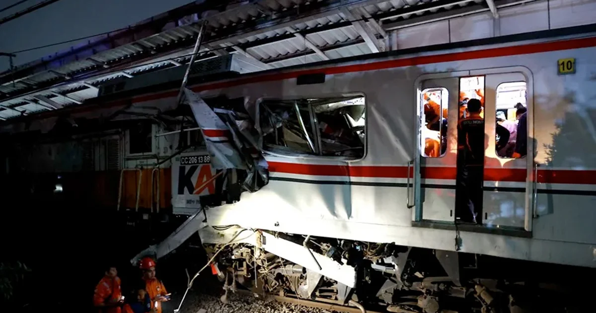 Un vagón solo para ellas: Las 15 víctimas del letal choque de trenes en Indonesia son mujeres
