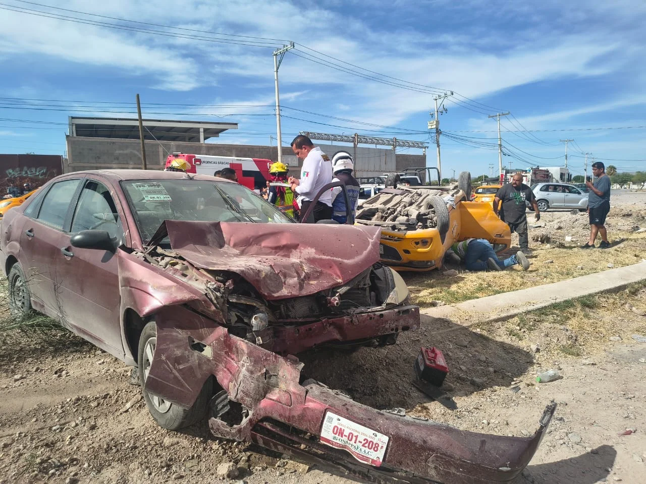 Accidente en Torreón: choque en Residencial Victoria deja dos vehículos dañados. Autoridades investigan presunta falta de alto.