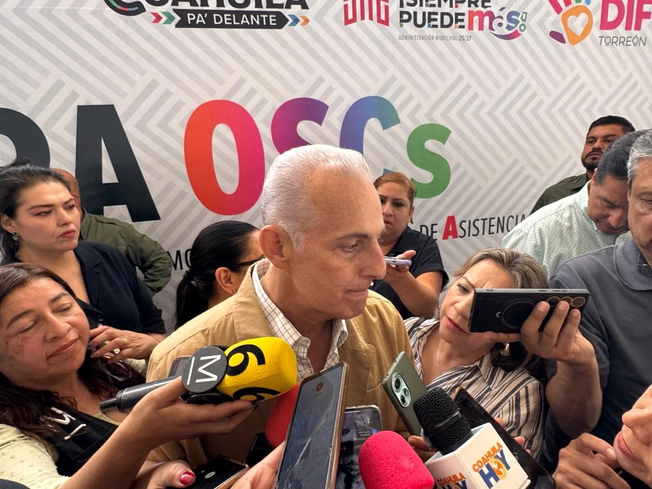 Alcalde atiende bloqueos por falta de agua; sequía reduce caudal de pozo clave en la ciudad. Buscan soluciones inmediatas.