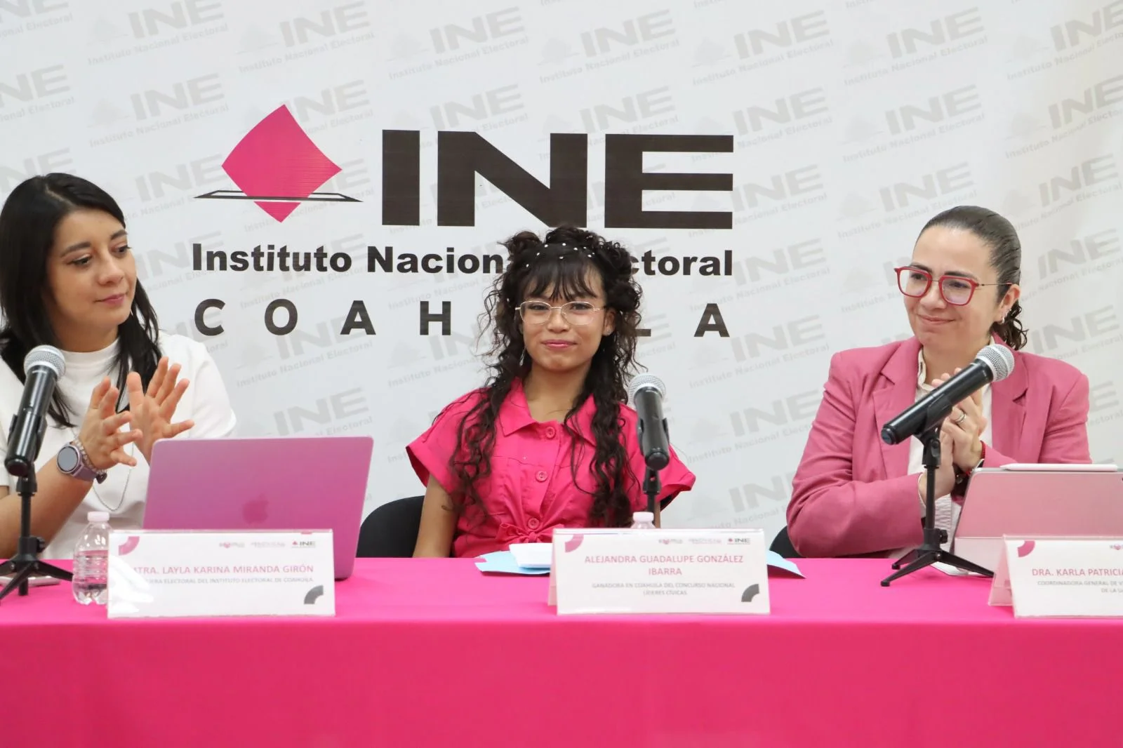 Jóvenes impulsan su voto en Coahuila. Foro del INE promueve participación y liderazgo cívico.