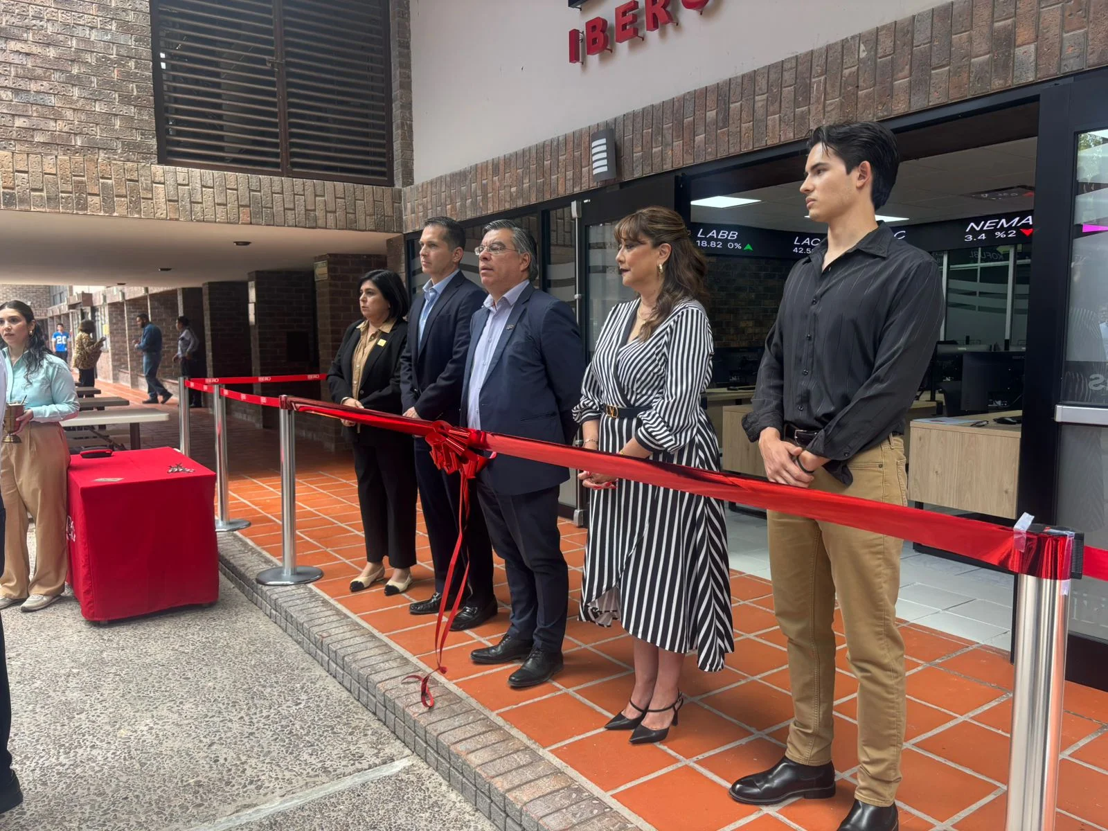 Inauguran laboratorio de finanzas en Universidad Iberoamericana de Torreón