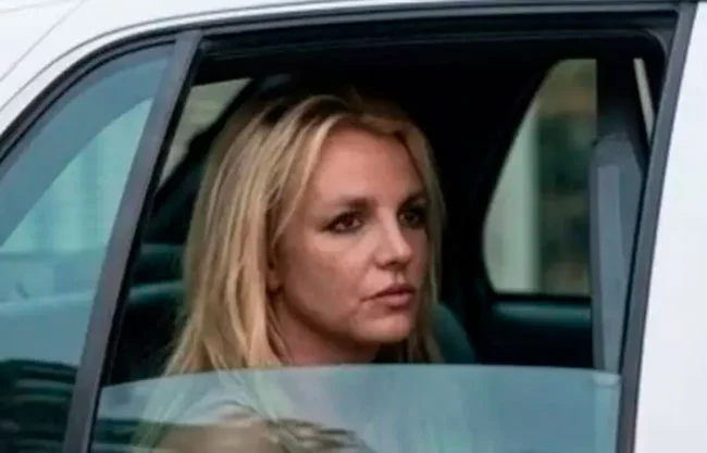 Britney Spears es acusada de conducir bajo los efectos del alcohol y drogas