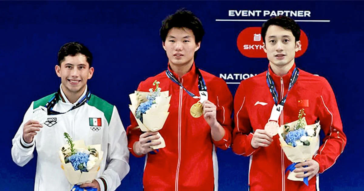 Mexicano Randal Willars gana plata en Superfinal de clavados en Pekín, a solo 4 puntos del oro chino.