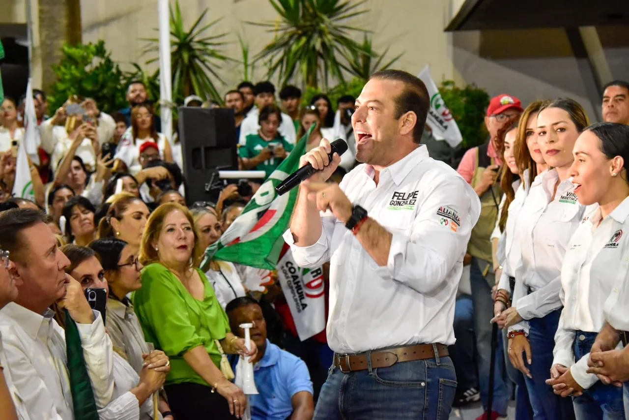 Felipe González inicia campaña en Torreón