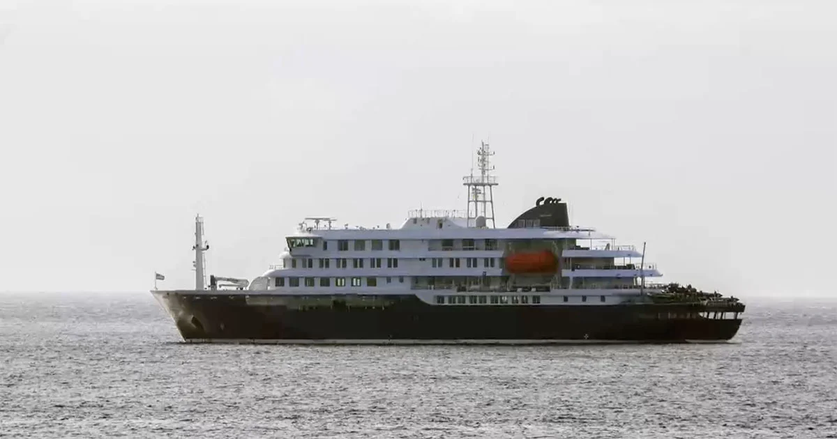 Encerrados en camarotes y sin poder desembarcar: Así viven pasajeros del crucero con hantavirus