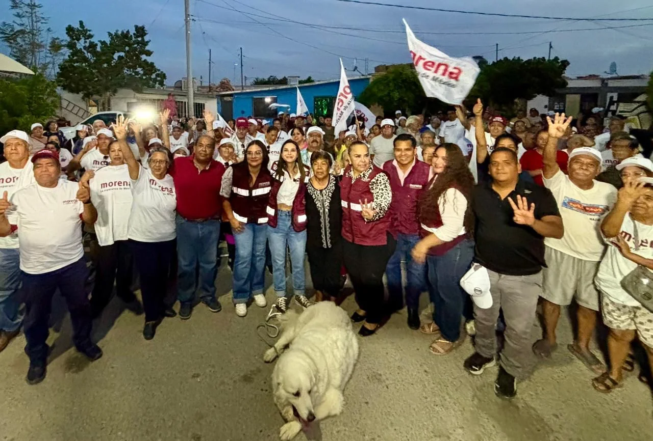 Pily de Aguinaga se reúne con vecinos de Valle Oriente para escuchar necesidades del sector