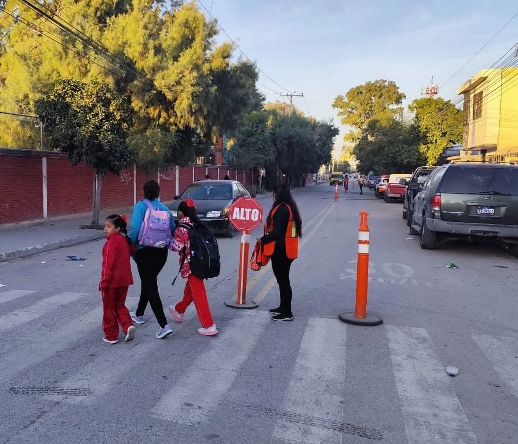 La UNPF califica como "grave error" adelantar vacaciones escolares por calor y Mundial, alertando mayor rezago educativo en México.