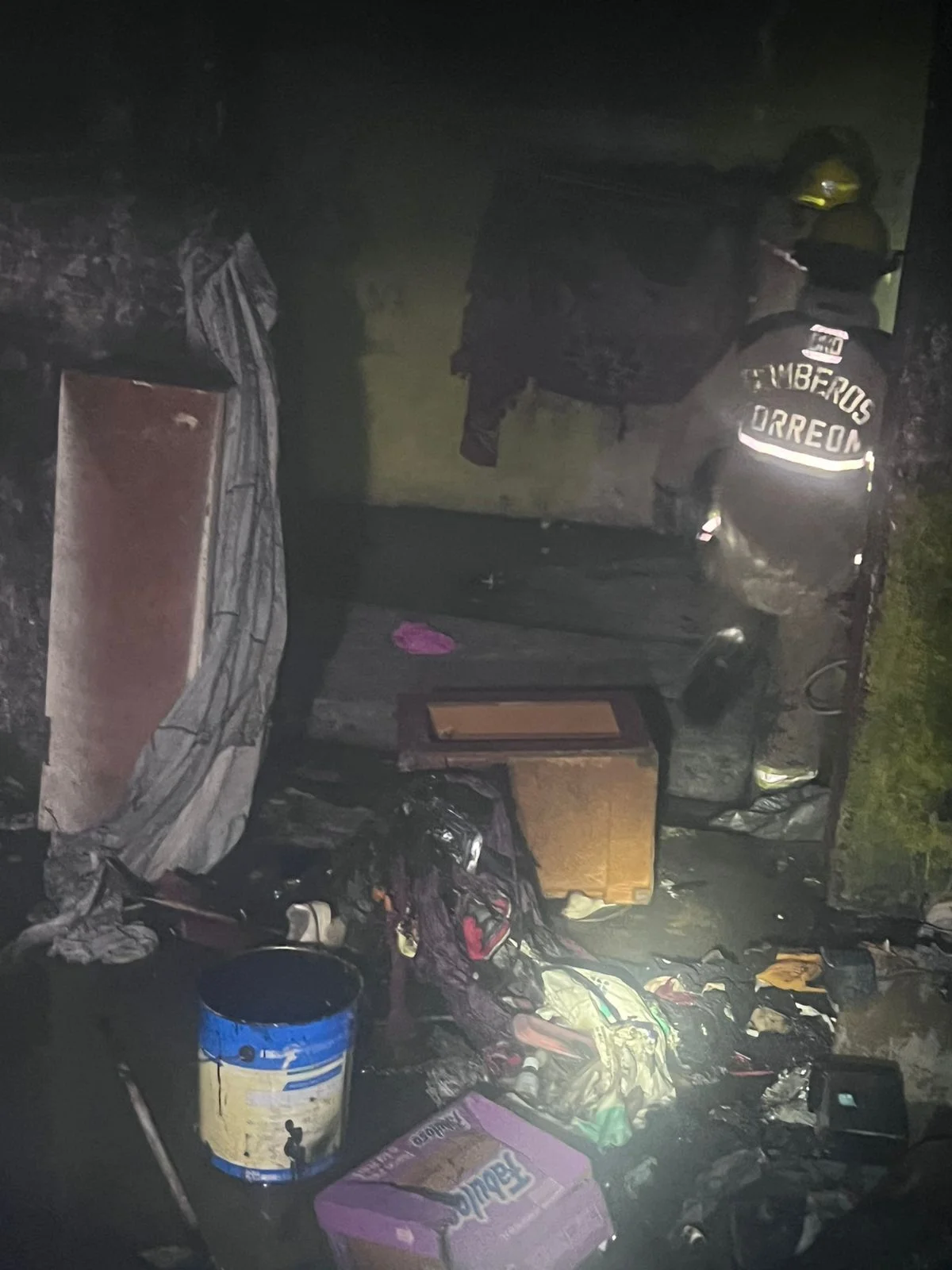 Hombre le prende fuego a la vivienda de su pareja y huye del lugar en Torreón