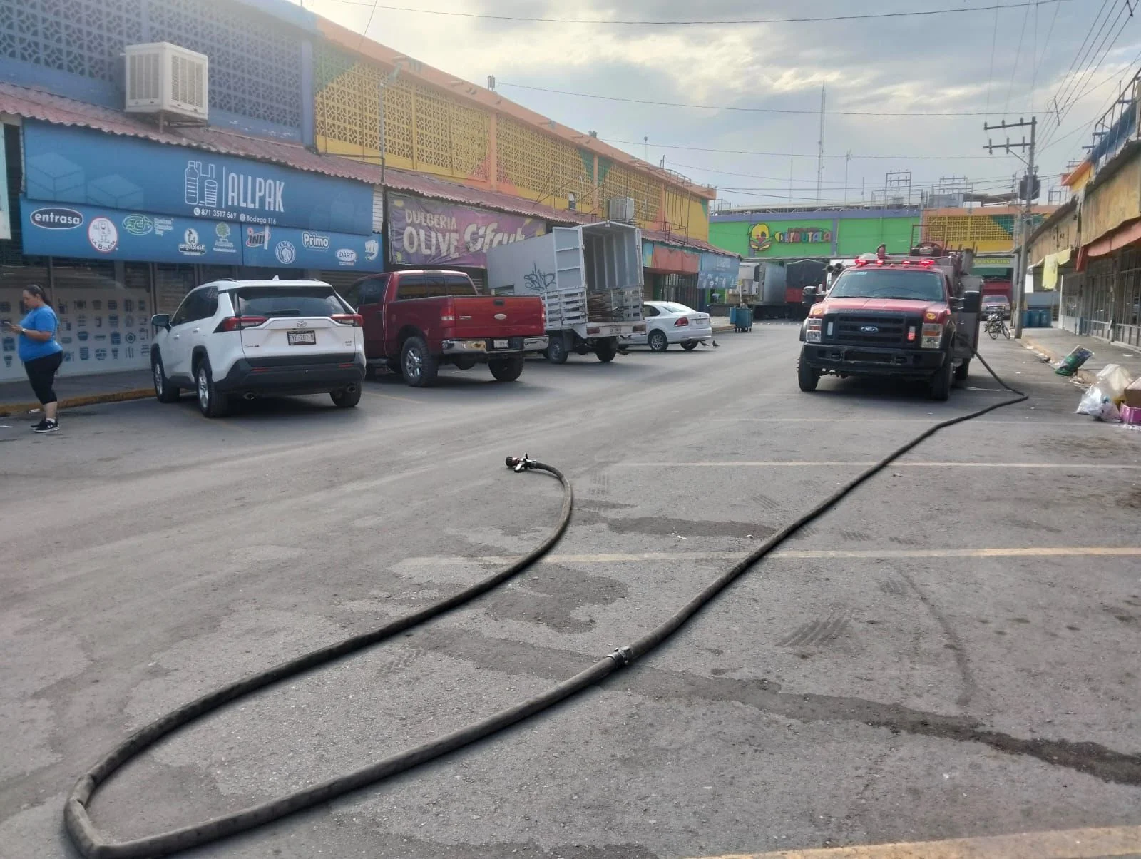 Protección Civil de Torreón controla fuga de gas en tortillería del Mercado de Abastos; no se reportan heridos.