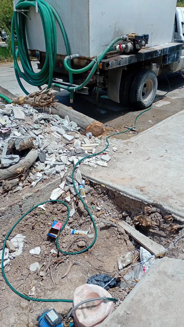 SIMAS Torreón detecta pipas robando agua en colonia Mayrán tras denuncia ciudadana.