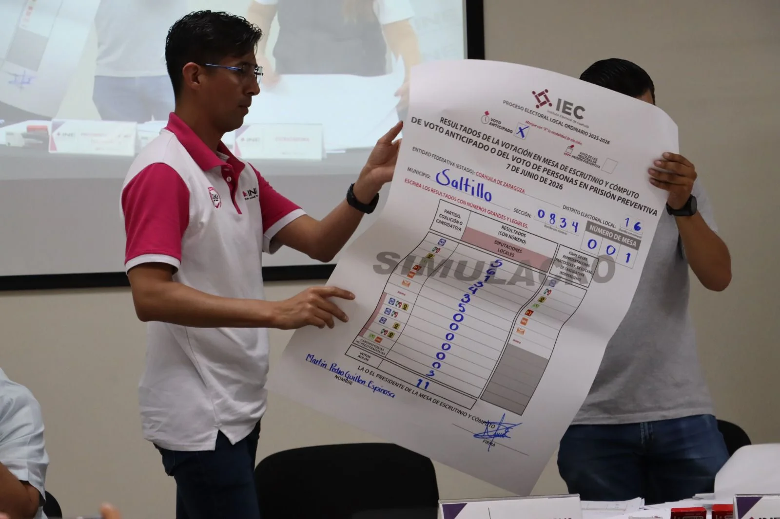 INE Coahuila realiza segundo simulacro de voto electrónico por internet rumbo a elecciones 2025-2026. Verifican sistemas de cómputo y resultados.