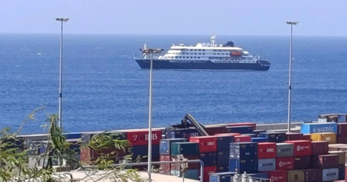 Se sabe que los pasajeros saldrán en grupos por nacionalidades, después el crucero seguirá su ruta hacia los Países Bajos para ser desinfectad