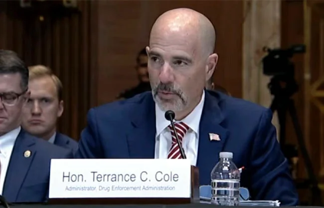 Terry Cole compareció ante el Senado de Estados Unidos por temas de narcotráfico.