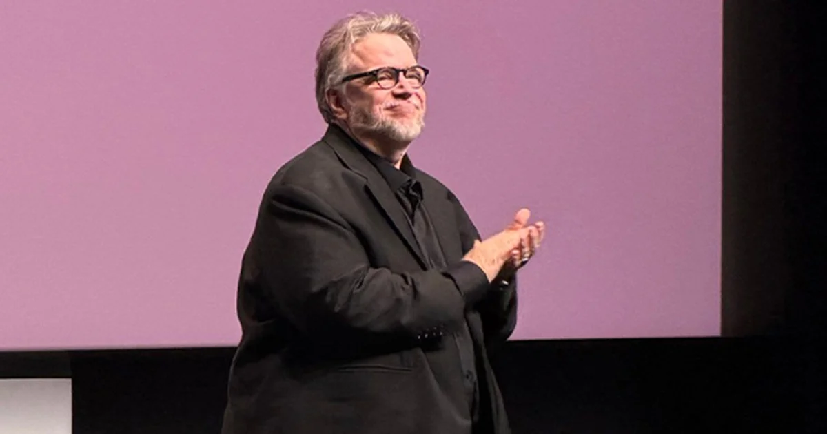 Reconquista Del Toro Cannes con su fauno; defiende cine artesanal