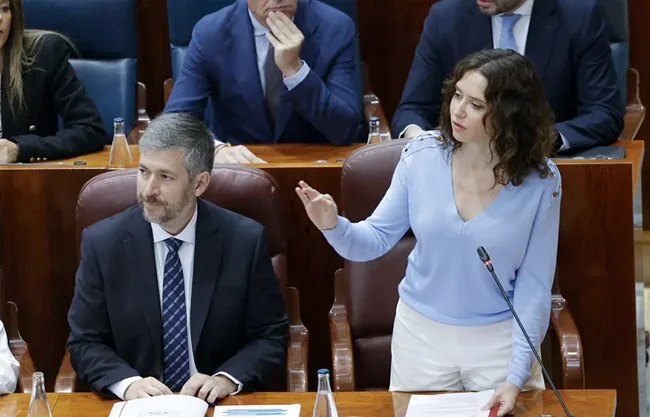 Díaz Ayuso acusa a la izquierda de 'retorcer' la historia y afirma que México nació con la llegada de España