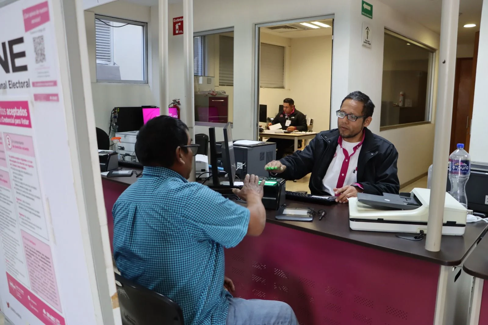 INE: ciudadanos de Coahuila que extraviaron su credencial para votar pueden solicitar reimpresión hasta el 20 de mayo para participar en elecciones del 7 de junio.
