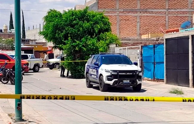 Un grupo de sicarios irrumpió en una vivienda en el municipio de León, Guanajuato, y mató a balazos a cinco jóvenes que se encontraban reunidos en el lugar la madrugada del jueves