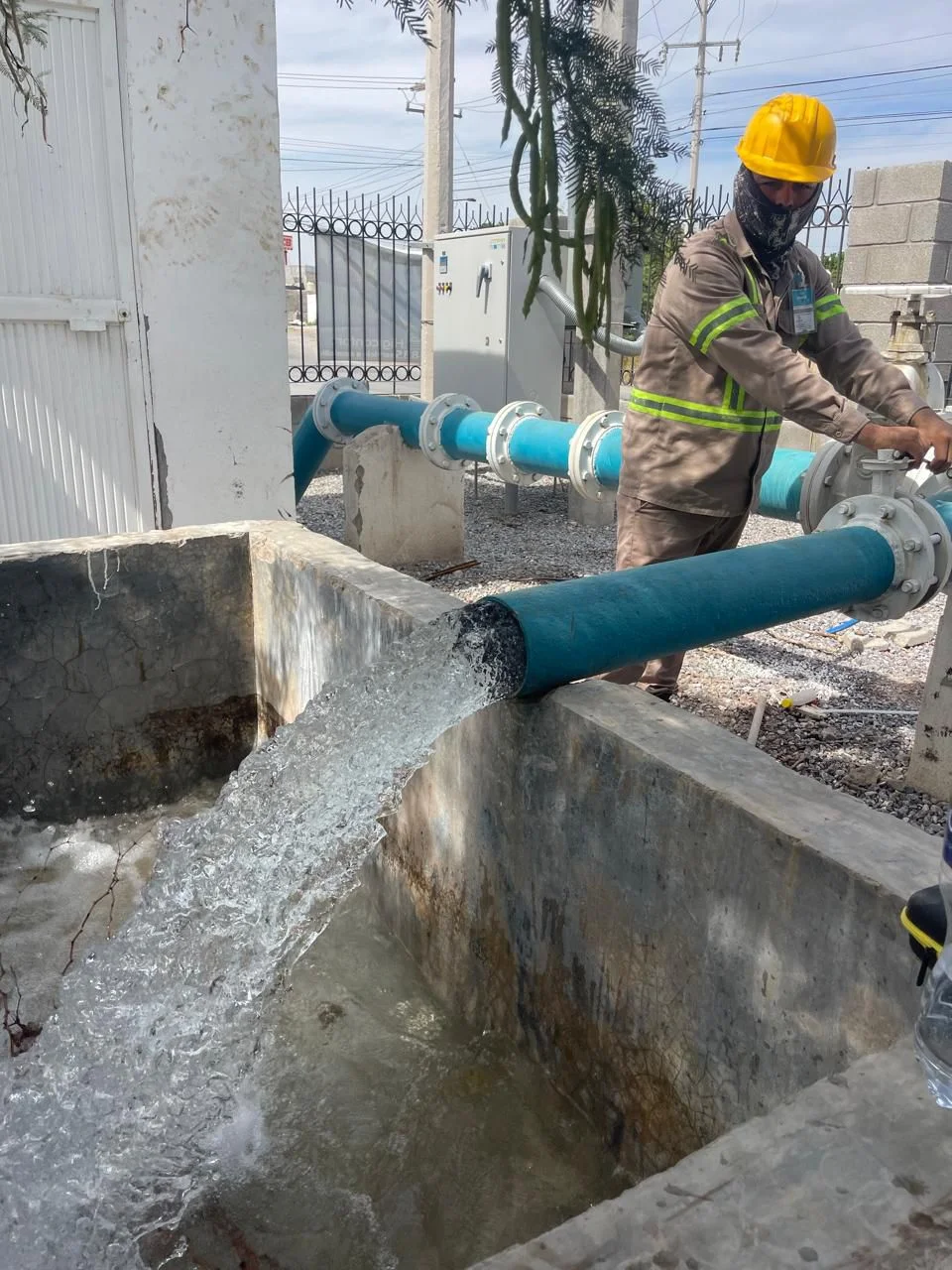 SIMAS Torreón repara bomba vandalizada en Loma Real; restablece agua en colonias del oriente tras corte de cableado eléctrico.