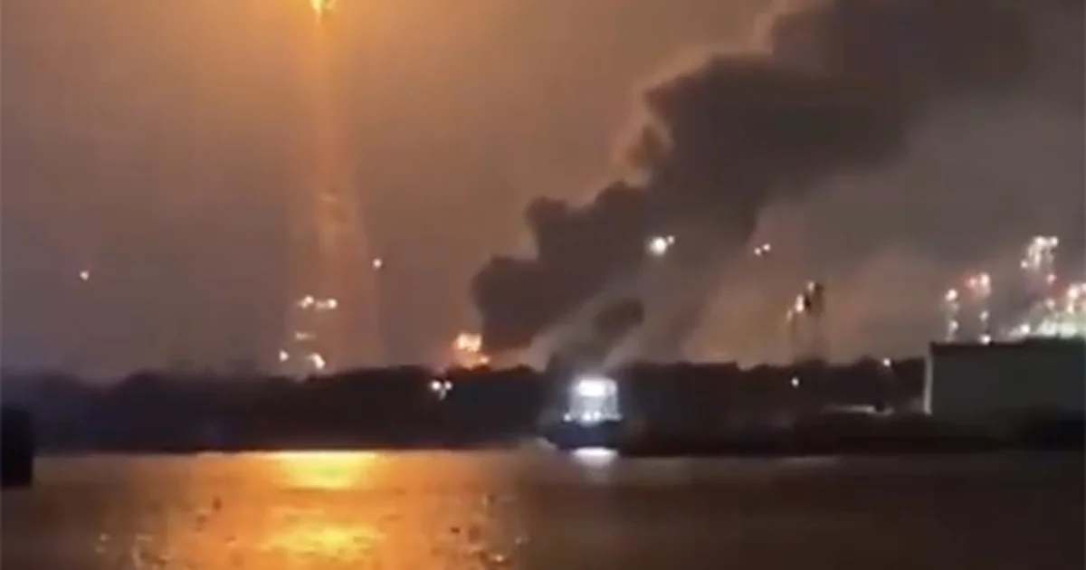 Un nuevo incendio se registró este viernes en instalaciones de la refinería Olmeca, en Dos Bocas, Tabasco
