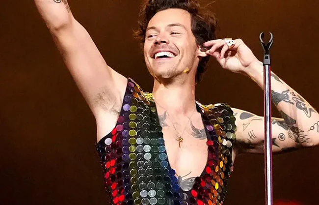 El cantante británico inició la gira 'Together, Together' en Ámsterdam con un setlist lleno de sorpresas
