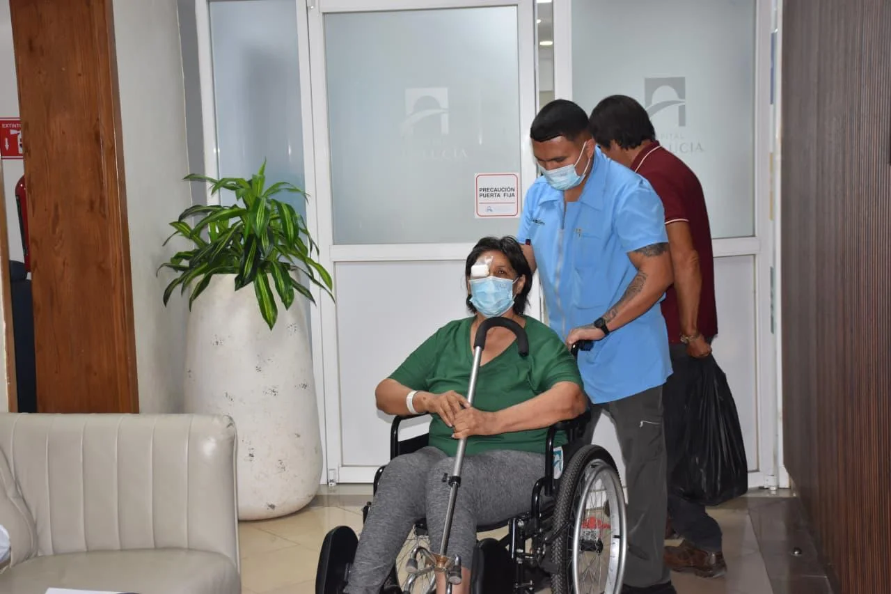 Cirugías de cataratas en Torreón: 59 personas recuperan la visión con programa "Tú También Puedes Ver y Escuchar".