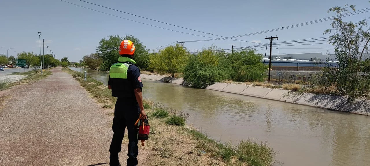 Operativo en canales de riego de Torreón para evitar accidentes por alto riesgo de corriente.