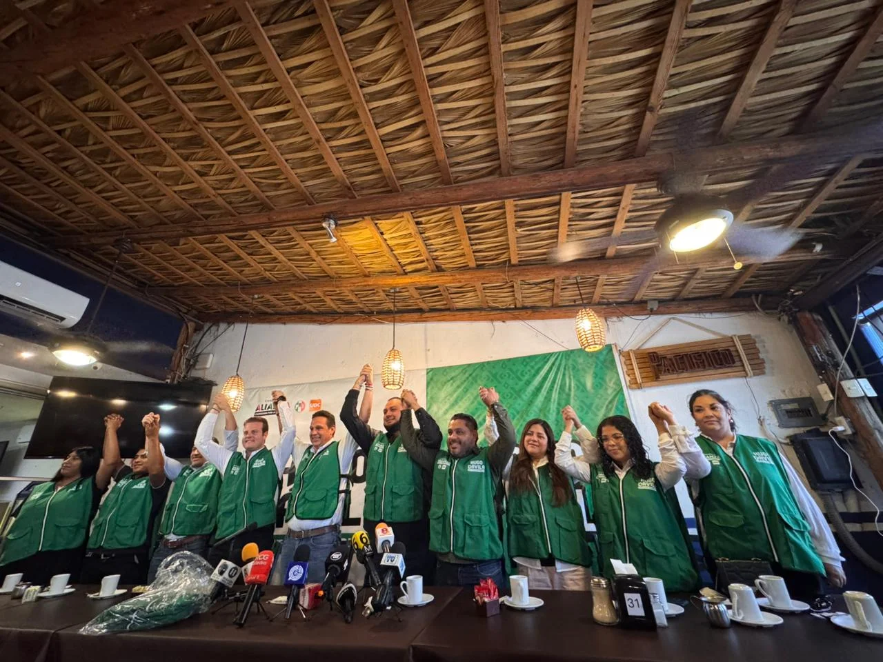 Exintegrantes de Morena se suman a campaña de Hugo Dávila en Coahuila, reforzando su estructura territorial rumbo a la elección local.