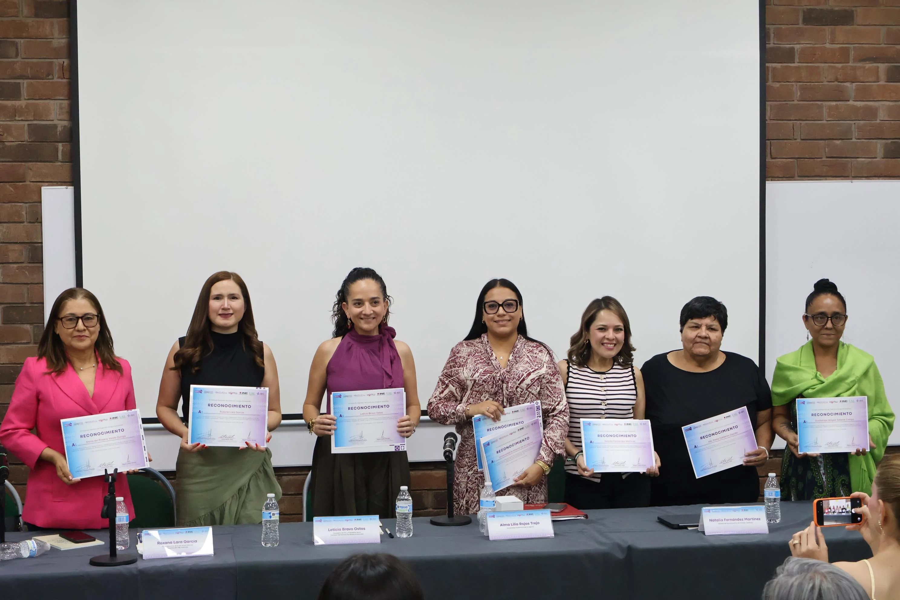 Analizan avances y retos de la paridad horizontal en Coahuila
