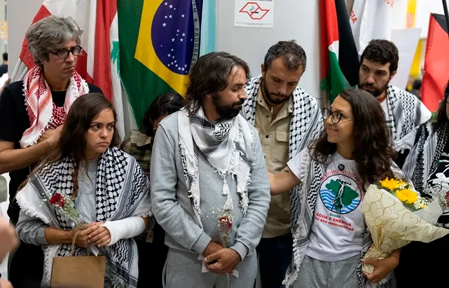Integrantes de la Flotilla Global Sumud relataron los abusos sufridos bajo custodia militar israelí tras el asalto a su embarcación con destino a Gaza