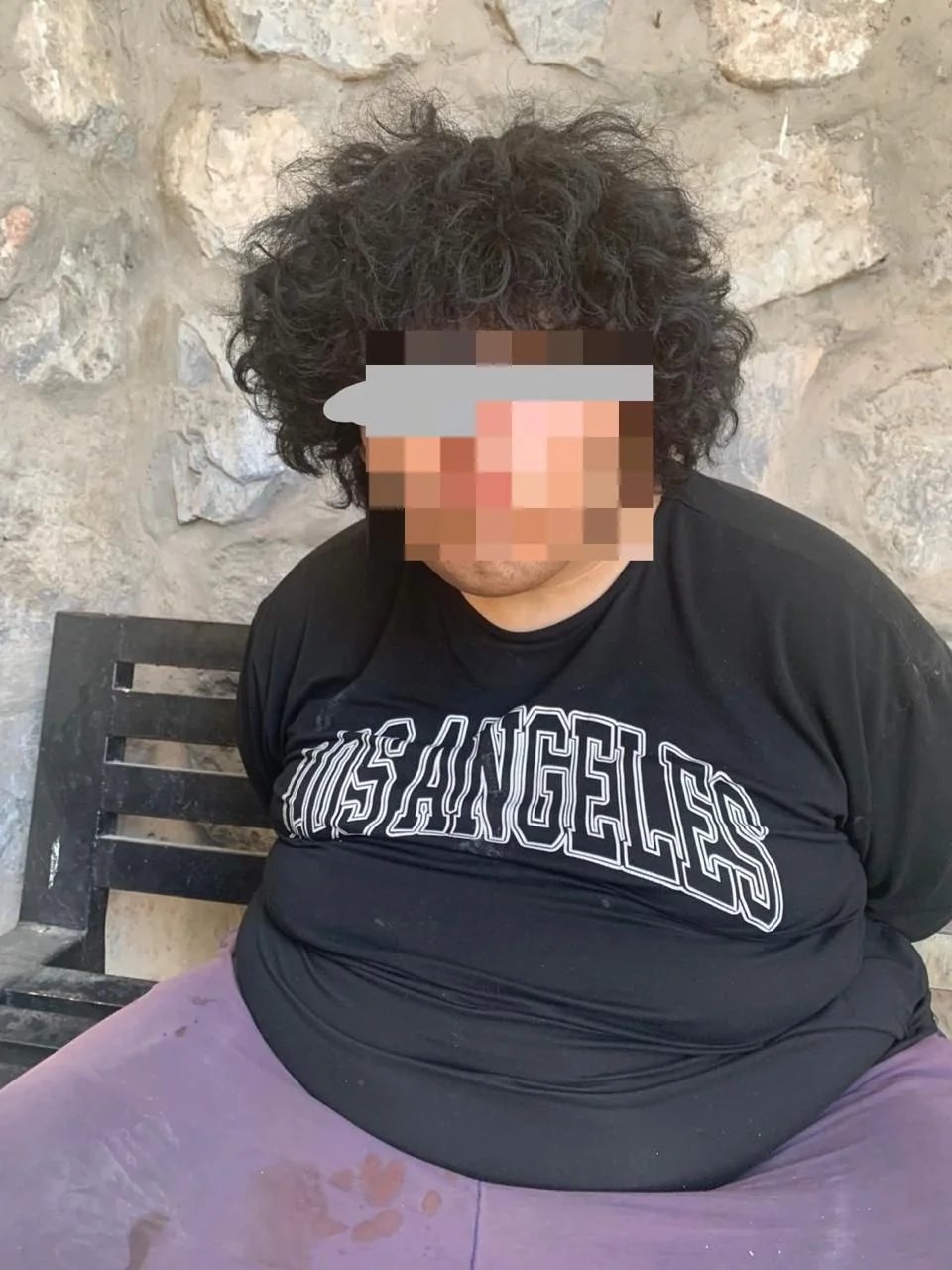 Hombre de 24 años detenido en Torreón por presunta violencia contra su madre en la colonia Aviación San Ignacio.