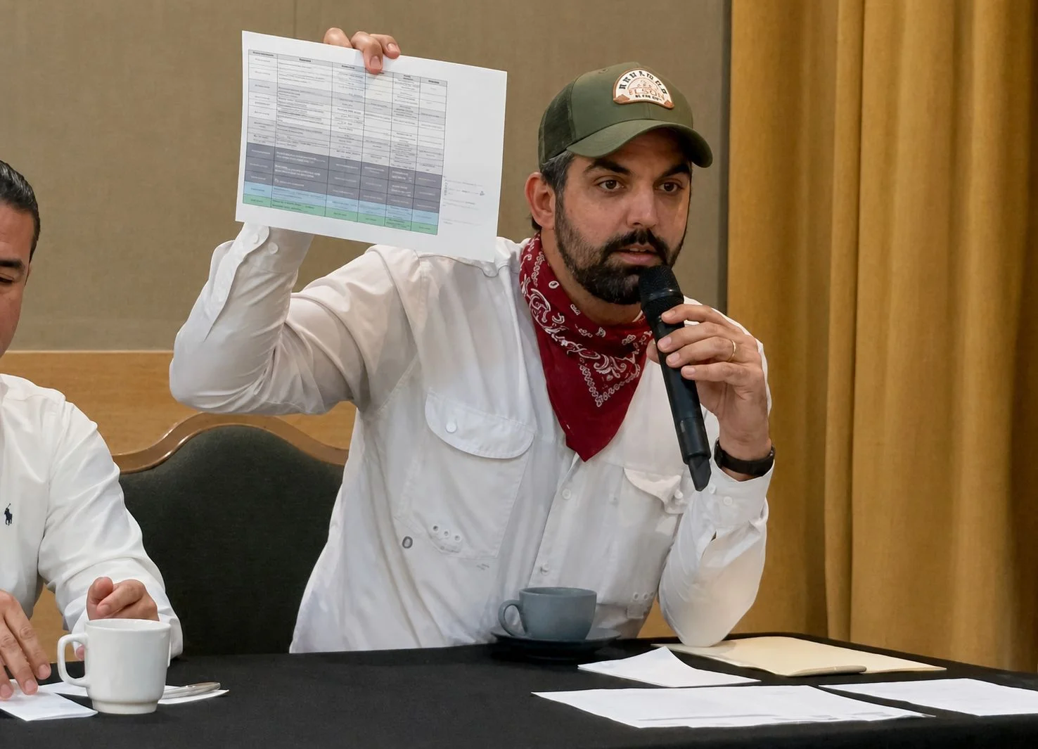 Candidato de Morena-PT señala a José Elías Ganem por presunta corrupción y crisis de agua en Torreón.