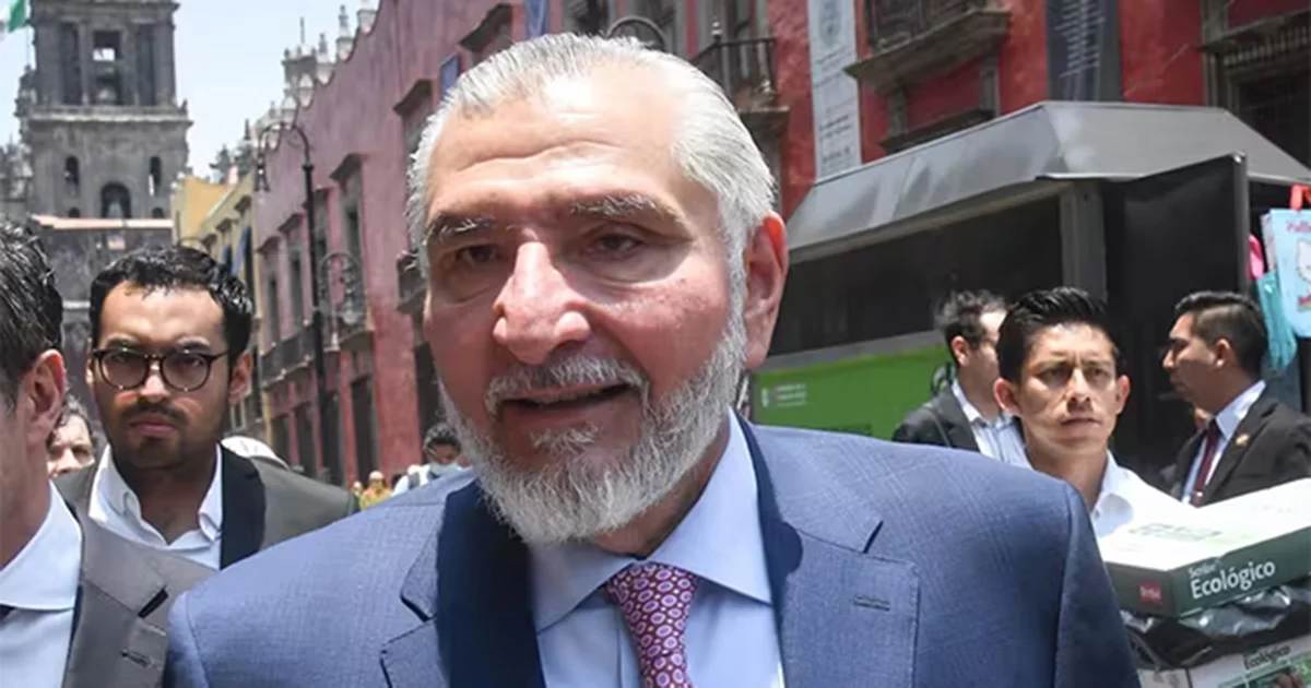 De acuerdo con López San Martín, dos cortes federales en EU tendrían expedientes sólidos contra el senador de Morena; señalamientos alcanzarían a AMLO