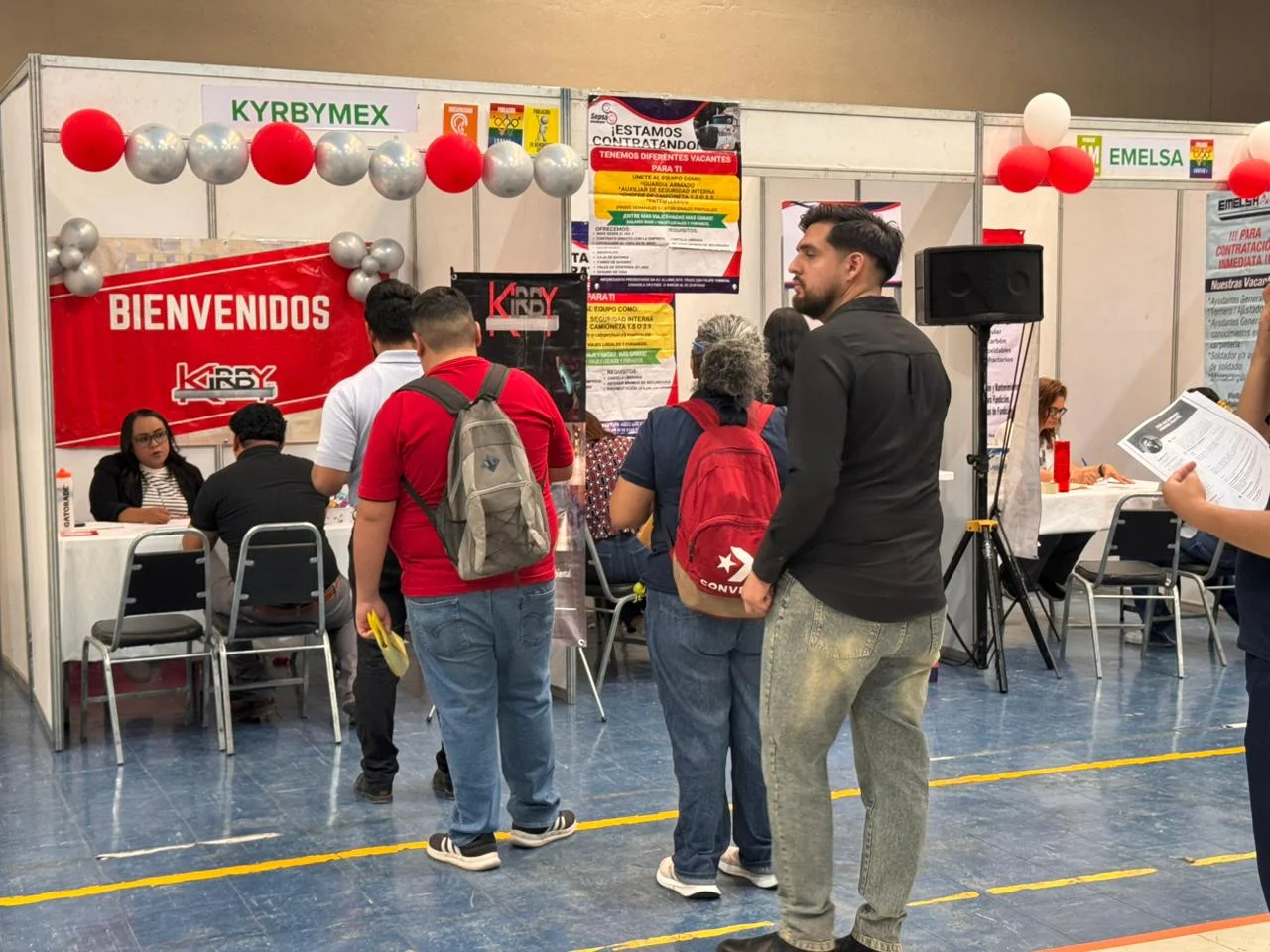 Ferias de empleo en Torreón alcanzan hasta 45% de colocación laboral efectiva. Jóvenes aprovechan prácticas y educación dual.