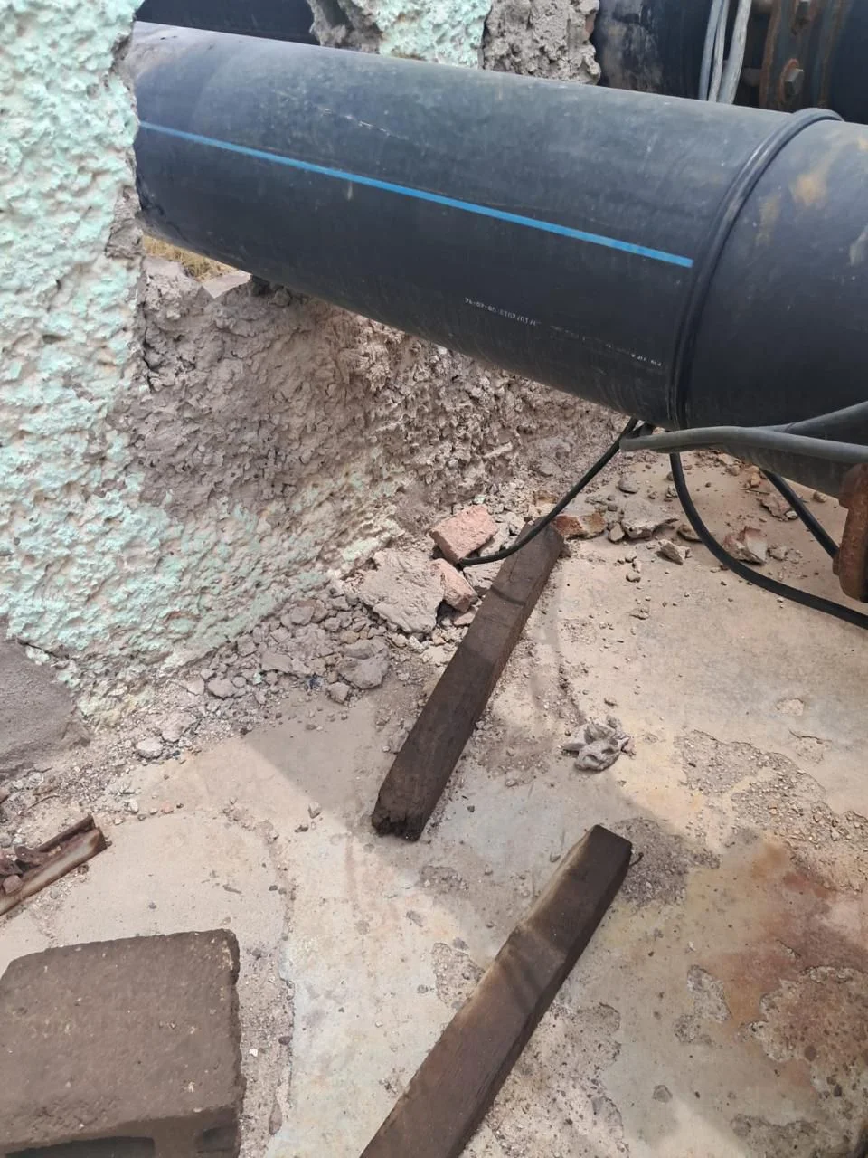Vandalizan cárcamo del SIMAS Torreón: cortan cables de motores y transformador para dejar fuera el sistema de aguas residuales.